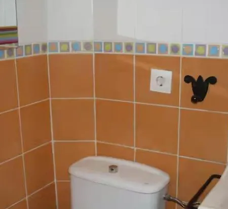 Homestay Con Bano Privado Y Mini-cocina Privada En Casa Particular, Acceso Independiente San Sebastian