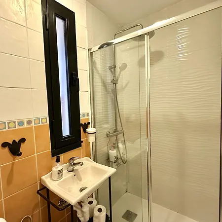 ホームステイ Con Bano Privado Y Mini-cocina Privada En Casa Particular, Acceso Independiente サン・セバスティアン