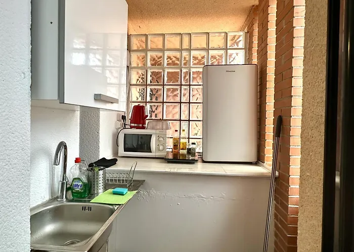 Con Bano Privado Y Mini-cocina Privada En Casa Particular, Acceso Independiente *