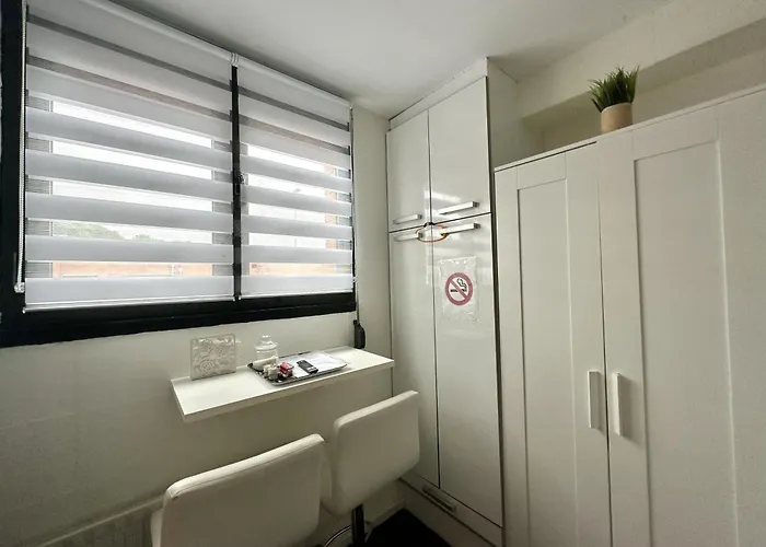 Homestay Con Bano Privado Y Mini-cocina Privada En Casa Particular, Acceso Independiente *