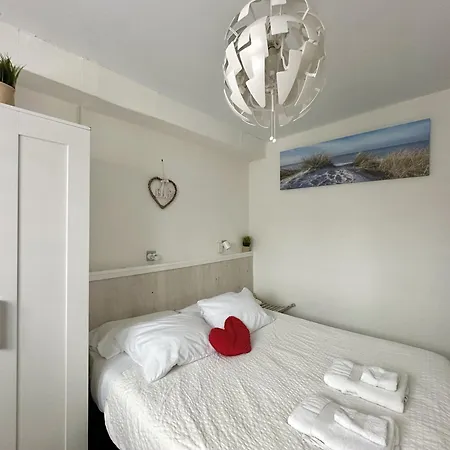 Con Bano Privado Y Mini-cocina Privada En Casa Particular, Acceso Independiente Δωμάτια σε οικογενειακή κατοικία *