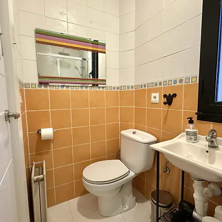 Δωμάτια σε οικογενειακή κατοικία Con Bano Privado Y Mini-cocina Privada En Casa Particular, Acceso Independiente *
