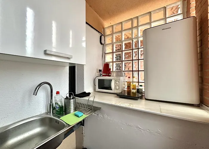 Con Bano Privado Y Mini-cocina Privada En Casa Particular, Acceso Independiente * Сан-Себастьян